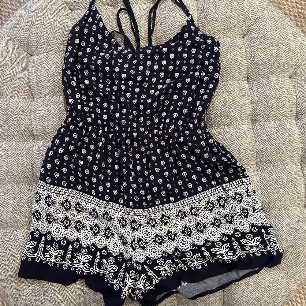 Garage black and white romper